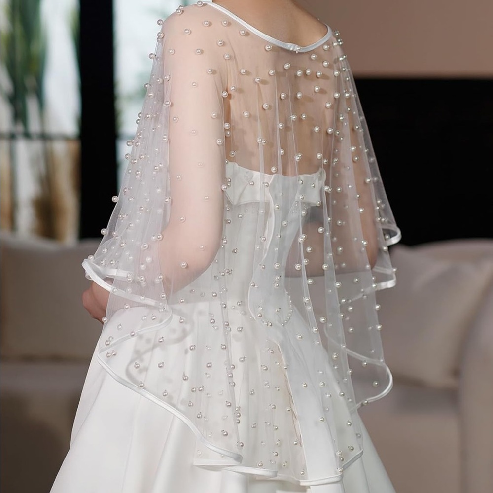 NWT-Elegant White Pearl-Embellished shawl for wedding dress - Picture 5 of 5